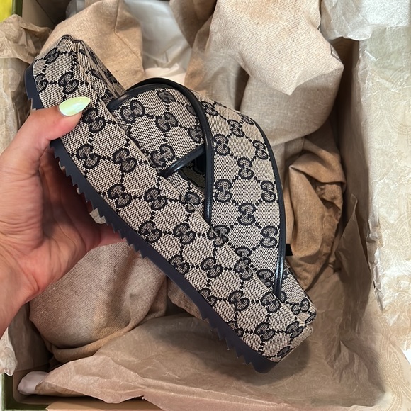 BNWT Gucci GG Platform 30 mm Sandal
Blue Canvas - Picture 5 of 7